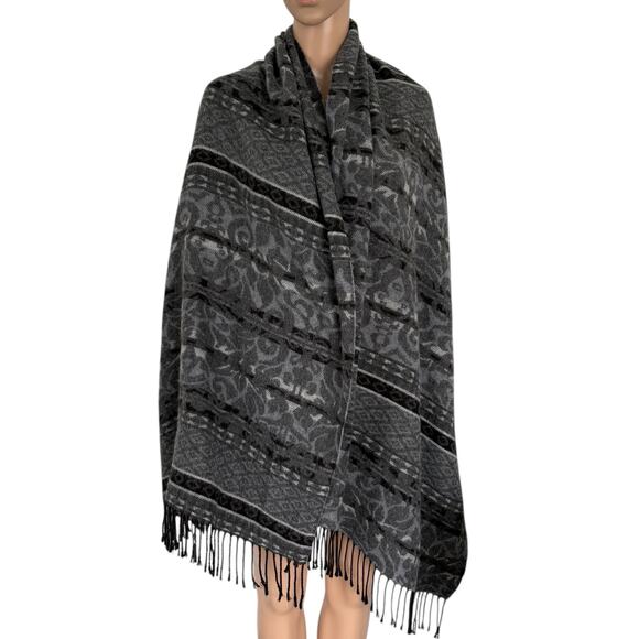 Corrierildo Italy Wool Blend Jacquard Shawl Wrap Gray Fringe Boho Cozy Winter - Picture 4 of 7